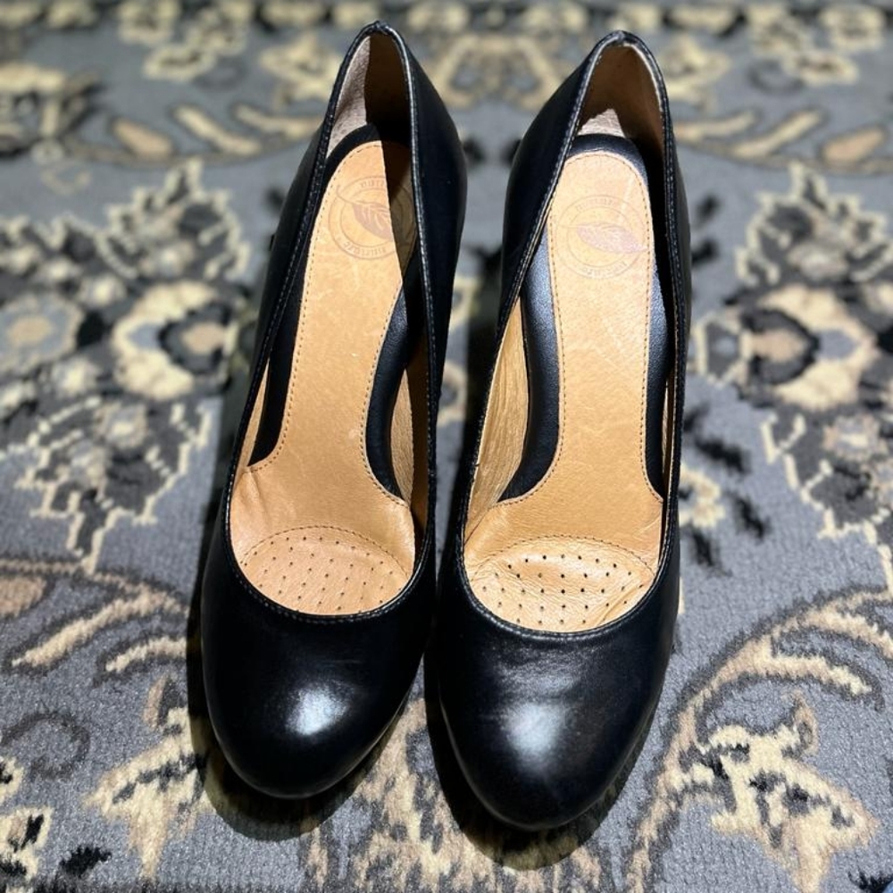 Nurture women's pumps